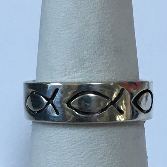 Sterling Silver Christian Faith Fish Ring - Picture 2 of 3